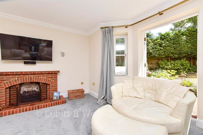 5 Bedroom Detached House For Sale In Reigate Road, Leatherhead, Surrey, KT22