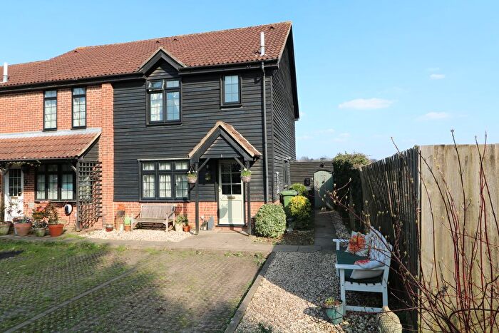 1 Bedroom End Of Terrace House For Sale In Barleymow Court, Betchworth, RH3