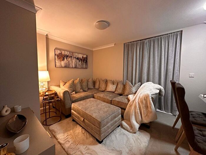 2 Bedroom Flat For Sale In Rickman Drive, Birmingham, B15