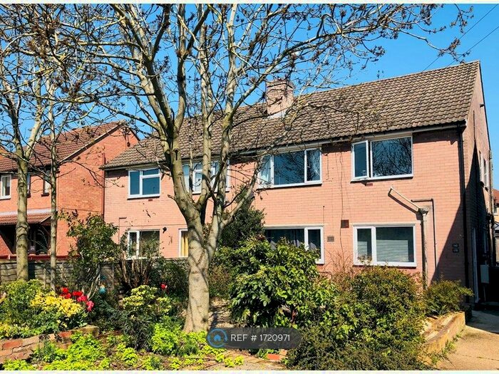 2 Bedroom Flat To Rent In Woodfield Avenue, Lincoln, LN6