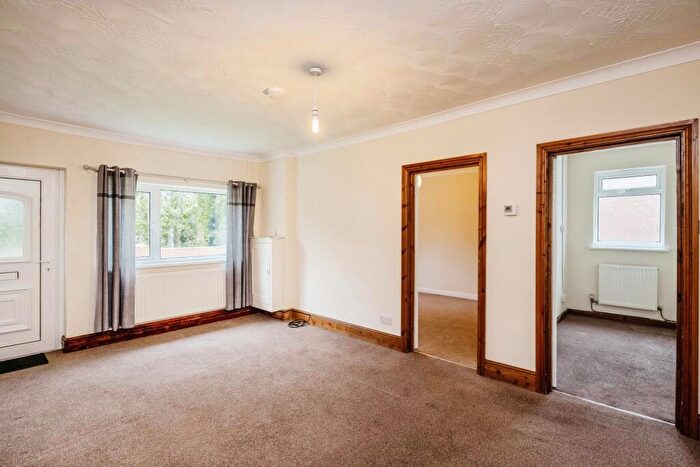 2 Bedroom Detached House For Sale In Station Road, Grovesend, Swansea, SA4