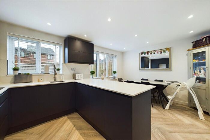 4 Bedroom Detached House For Sale In Bainbridge Road, Calcot, Reading, Berkshire, RG31