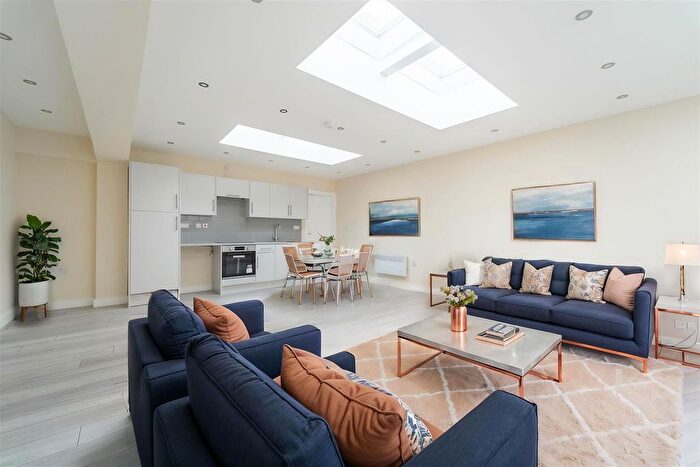 2 Bedroom Flat To Rent In Manchester Road, Burnley, BB11