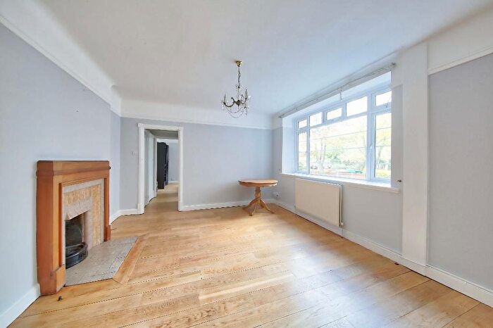 1 Bedroom Flat To Rent In Wimbledon Hill Road, Wimbledon, SW19