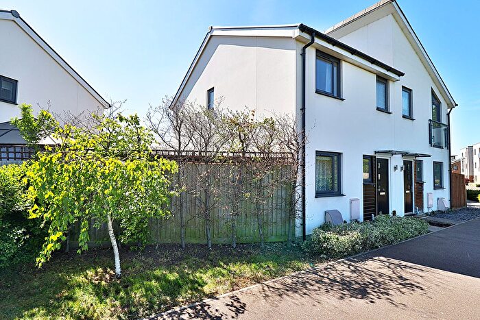 3 Bedroom Semi-Detached House For Sale In Hartley Avenue, Fengate, Peterborough, PE1
