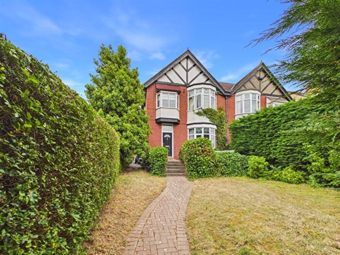 5 Bedroom Semi Detached House For Sale In Durham Road, Low Fell, NE9