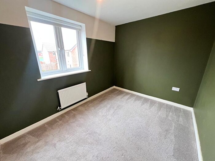 3 Bedroom End Of Terrace House For Sale In Flying Bedstead Way, Hucknall, Nottingham, NG15