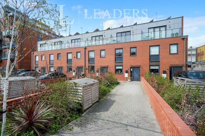 3 Bedroom Terraced House To Rent In Goldstone Lane, Hove, BN3