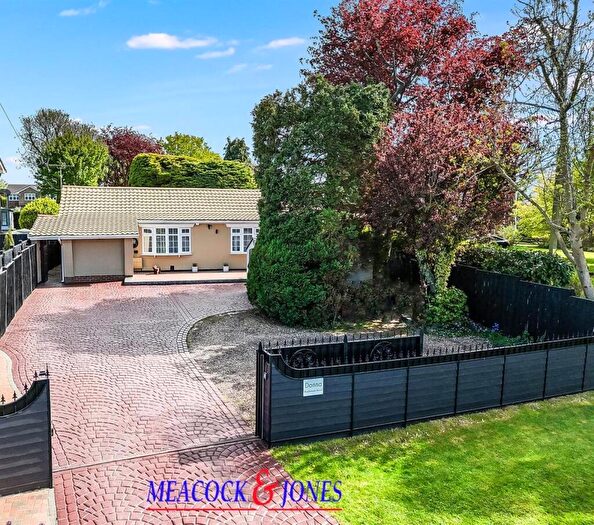 4 Bedroom Detached Bungalow For Sale In Blackmore Road, Hook End, Brentwood, CM15