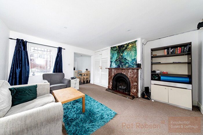 1 Bedroom Flat To Rent In Hazelwood Avenue, Jesmond, Newcastle Upon Tyne, NE2