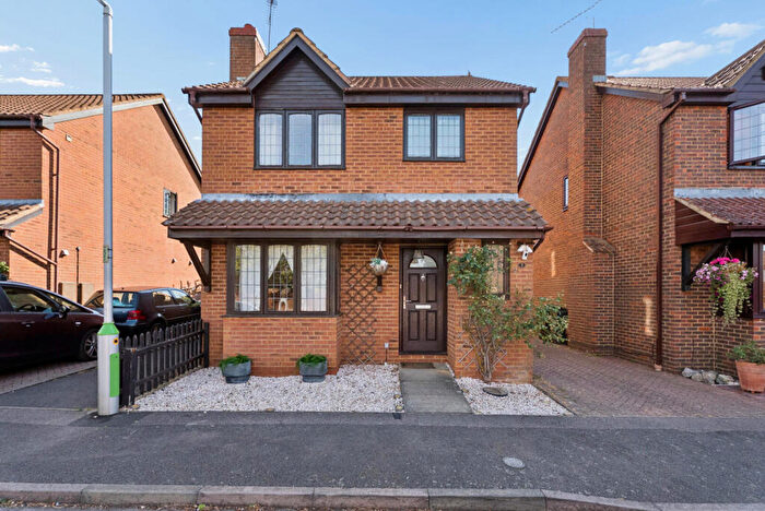 3 Bedroom Detached House For Sale In Oak Close, Harlington, LU5