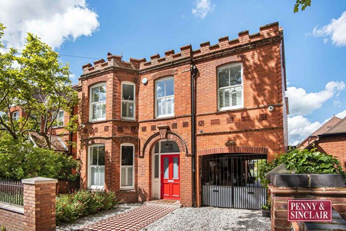 4 Bedroom Detached House To Rent In Norman Avenue, RG9