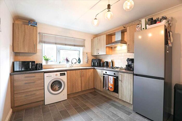 3 Bedroom End Of Terrace House For Sale In Finedon Street, Burton Latimer, NN15
