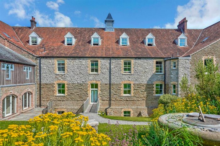 4 Bedroom Flat For Sale In Woodleigh, Kingsbridge, TQ7