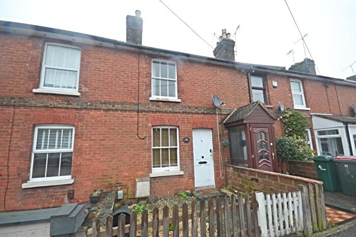 2 Bedroom Semi-Detached House To Rent In West Street, Southgate, Crawley, RH11