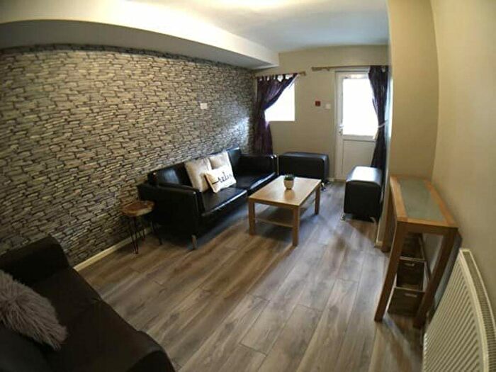 6 Bedroom House To Rent In Kensington Terrace, LS6