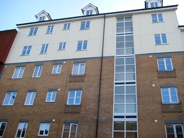 2 Bedroom Flat To Rent In Mill Gardens, - Mill Street, Luton, LU1