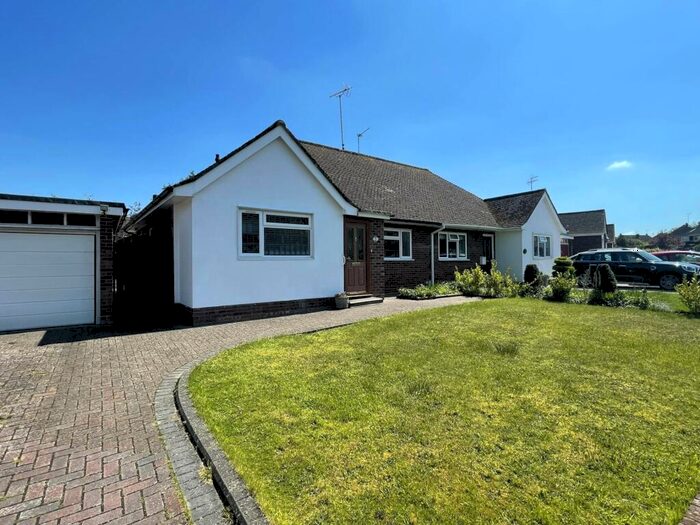 2 Bedroom Bungalow To Rent In Chesilton Crescent, Fleet, GU52