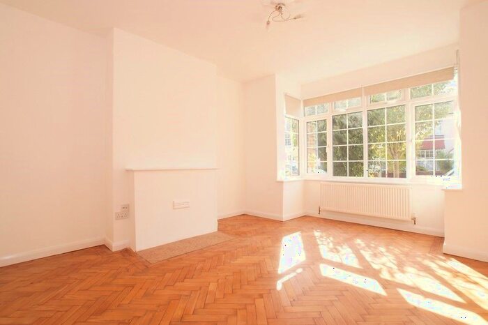 3 Bedroom Terraced House To Rent In Lyminge Gardens, London, SW18