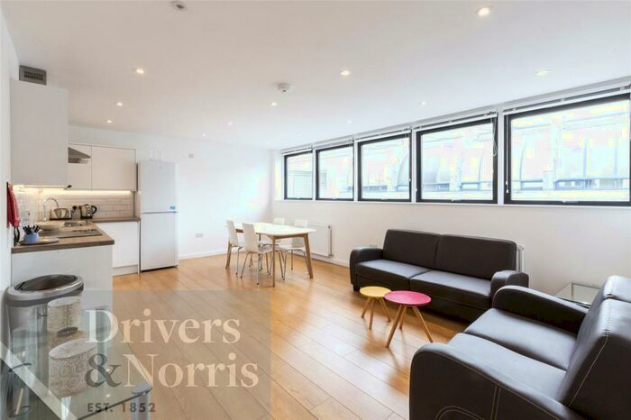 2 Bedroom Apartment To Rent In Stucley Place, Camden, London, NW1