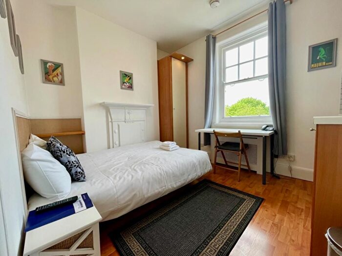 Studio To Rent In Fulham Palace Road, London, W6