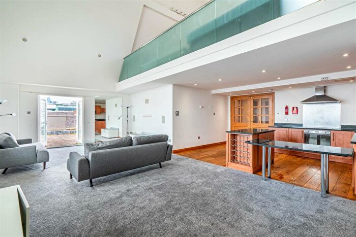 2 Bedroom Apartment To Rent In Grainger Street, City Centre, NE1