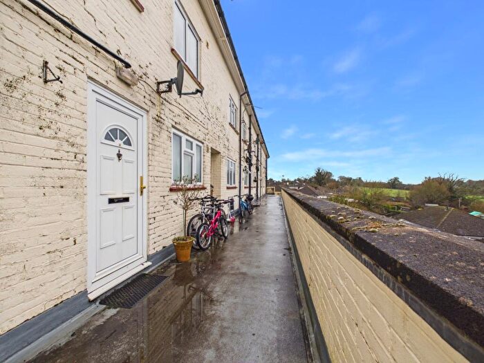 2 Bedroom Apartment For Sale In Chessmount Rise, Chesham, Buckinghamshire, HP5