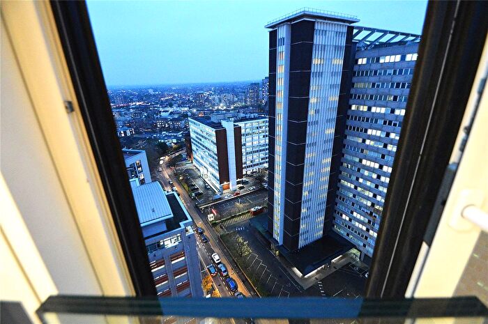 1 Bedroom Flat To Rent In Pinnacle Apartments, Saffron Central Square, Croydon, Surrey, CR0