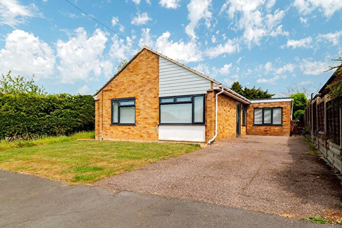 3 Bedroom Bungalow For Sale In Hillside, Barnham Broom, Norwich, NR9
