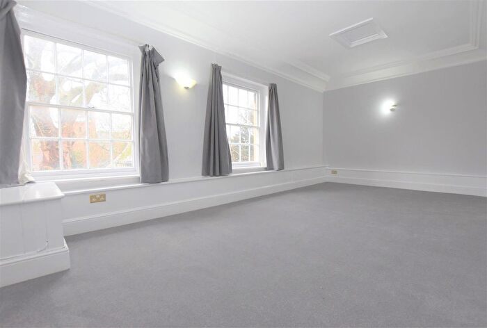 Studio To Rent In London Road, Earley, Reading, RG1