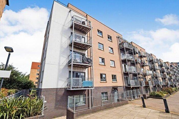 1 Bedroom Flat To Rent In Grove Crescent Road, London, E15