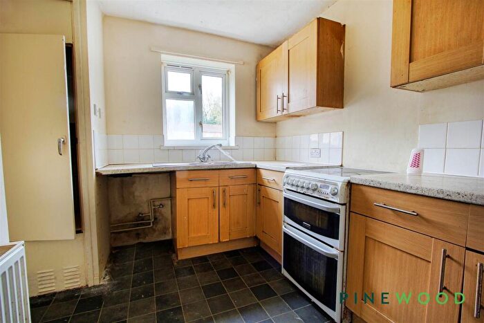 1 Bedroom Flat For Sale In Harehill Road, Grangewood, Chesterfield, Derbyshire, S40
