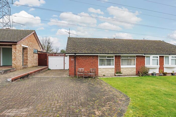 3 Bedroom Semi-Detached Bungalow To Rent In Roman Way, Earley, RG6