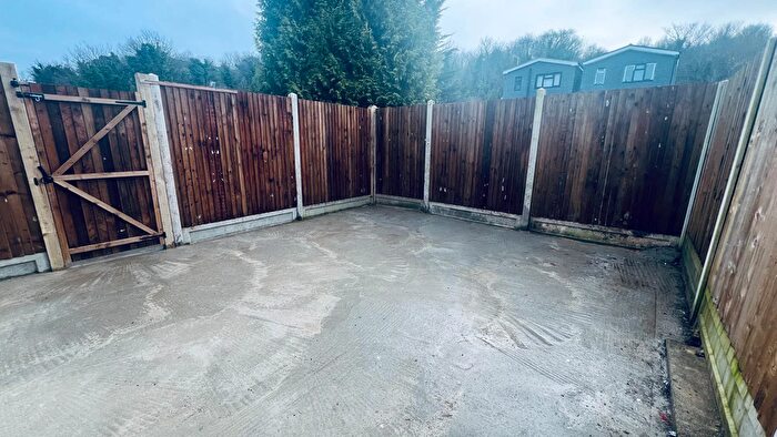 1 Bedroom Flat To Rent In Ashburnham Road, Luton, LU1