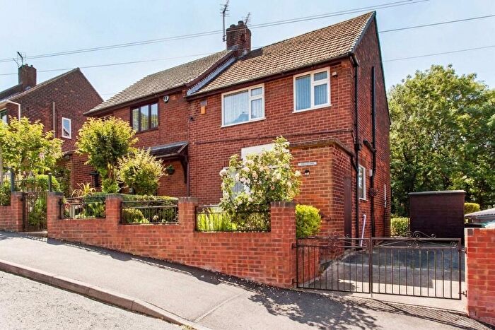 3 Bedroom Semi-Detached House For Sale In Bolsover Hill, Bolsover, S44