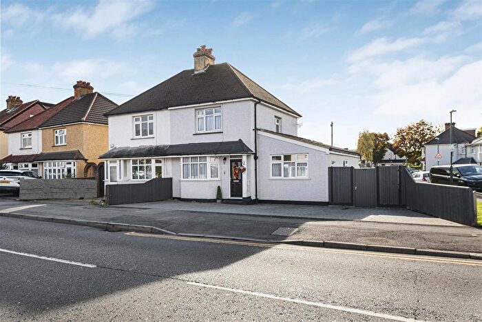 3 Bedroom Semi Detached House For Sale In Gander Green Lane, Cheam, Sutton, SM3