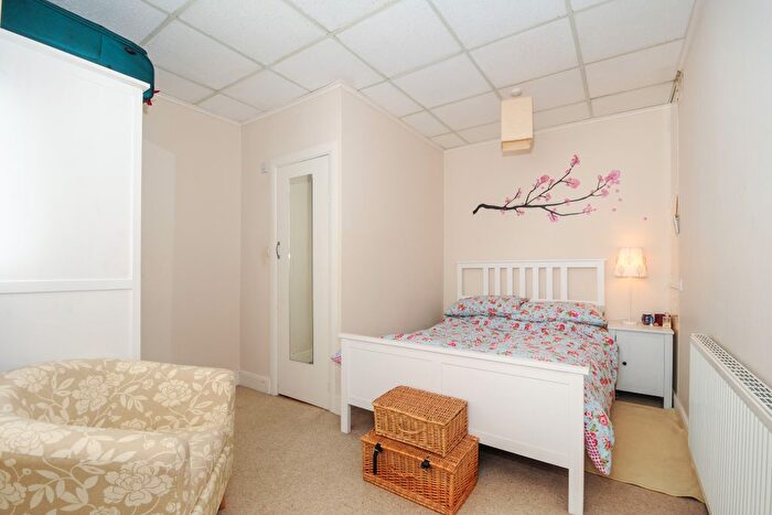 1 Bedroom Flat To Rent In Clarendon Road, London, E18