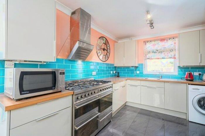 2 Bedroom Property To Rent In Capper Road, Cambridge, CB25