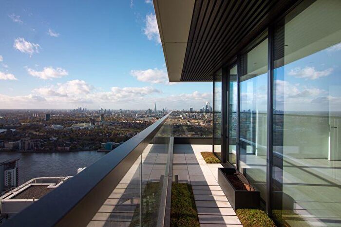 2 Bedroom Flat To Rent In Wards Place, Wardian, Canary Wharf, E14