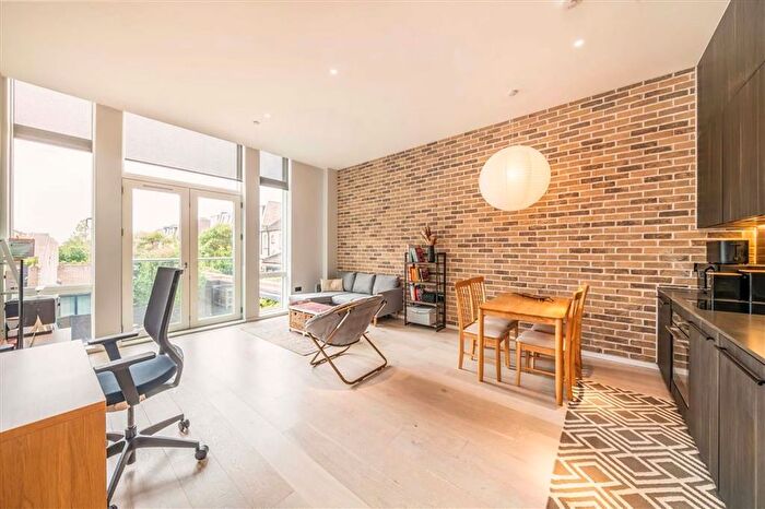 2 Bedroom Flat For Sale In Nightingale Lane, Nightingale Triangle, SW12