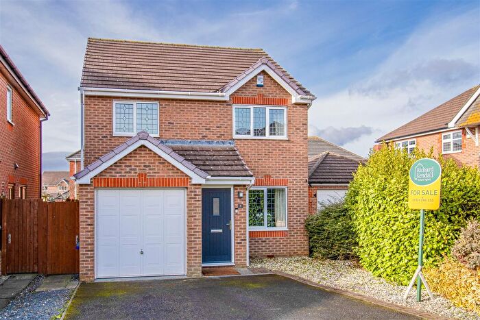 3 Bedroom Detached House For Sale In Moorfield Court, Grange Moor, Wakefield, WF4