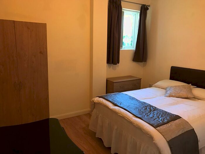 2 Bedroom Apartment To Rent In Mayfair House Bed Bath, B4