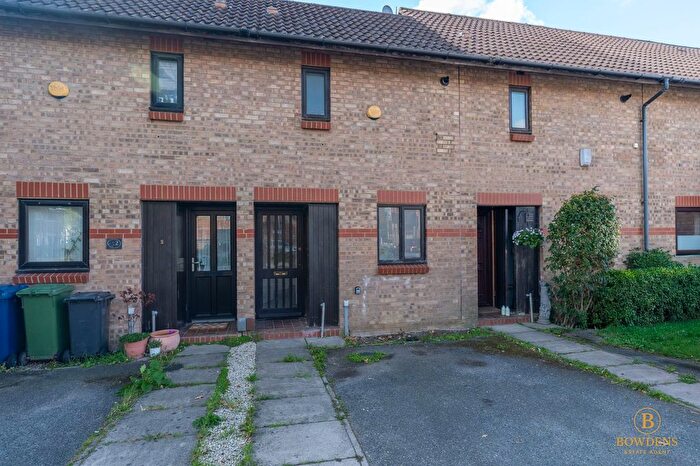 1 Bedroom Terraced House For Sale In Callander Close, Cambridge, CB4