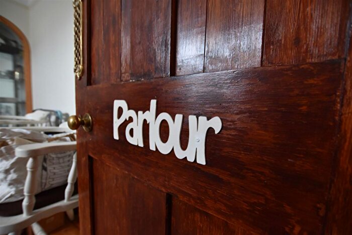 3 Bedroom Property To Rent In Lesbourne Road, Reigate, RH2