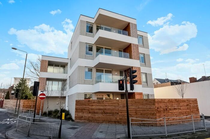 2 Bedroom Flat To Rent In Westcombe Hill, London, SE10