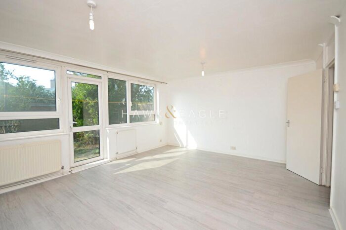 3 Bedroom Ground Maisonette To Rent In Ronald Street, London, Greater London., E1