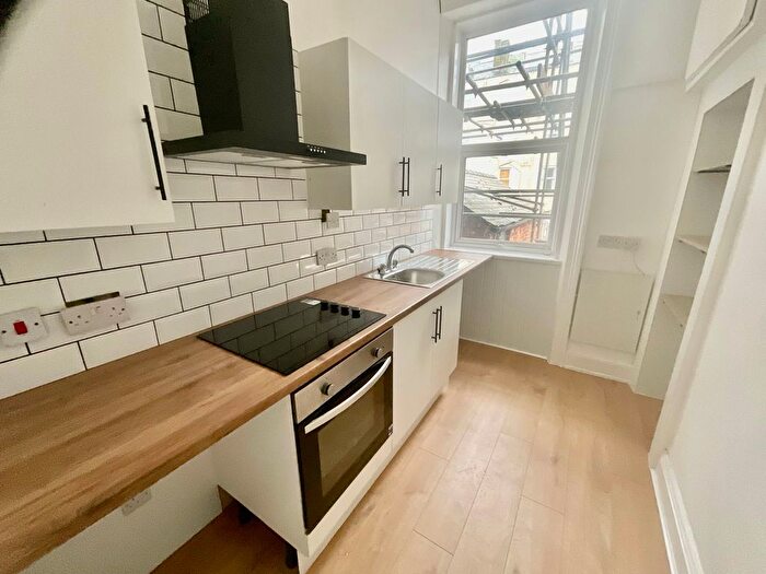 2 Bedroom Flat To Rent In Aberdeen Walk, Scarborough, YO11