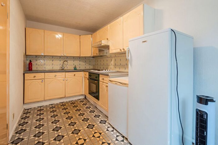 2 Bedroom Flat For Sale In Limefield Road, Salford, M7