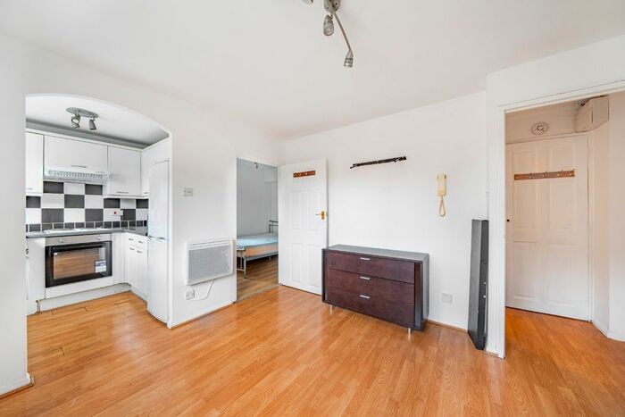 1 Bedroom Flat To Rent In Bridge Meadows, New Cross, London, SE14