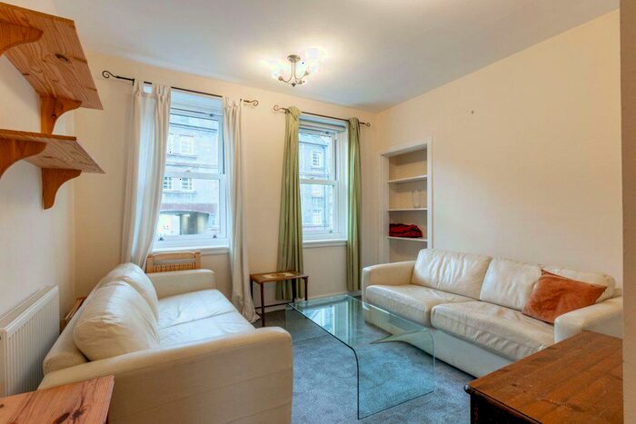 2 Bedroom Flat To Rent In L &# Richmond Place, Edinburgh, EH8